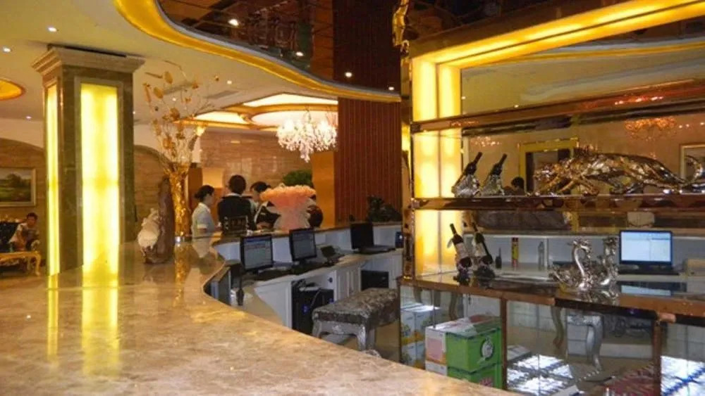 Elegance Hotel
