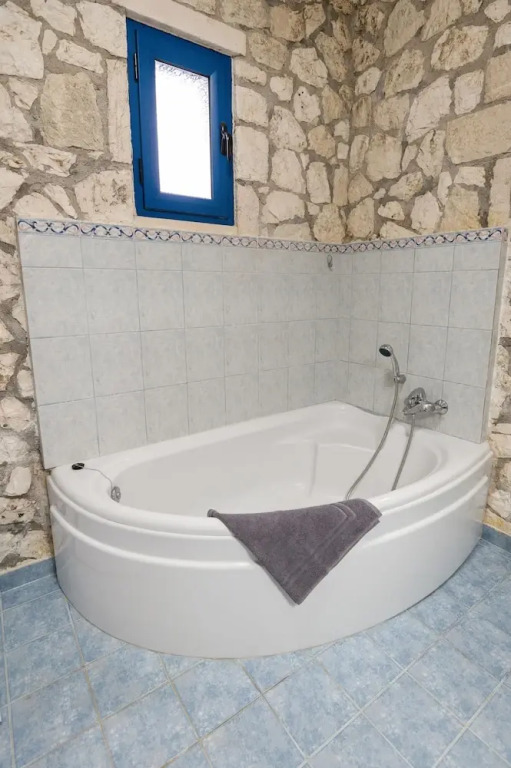 Stone House in olive Grove - former Denis Stone Villa