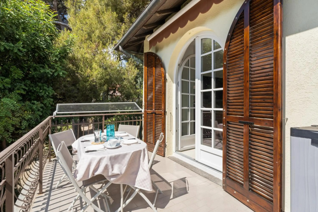 Sanremo Flat with Private Parking - Swimming Pool and NETFLIX