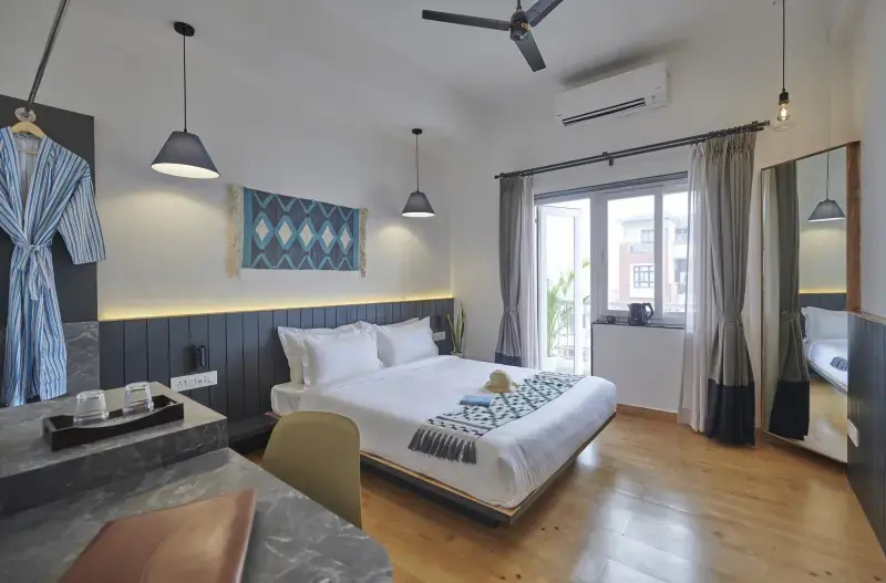 Poshtel VNS