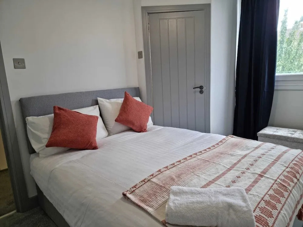 Remarkable 3-bed Apartment in London