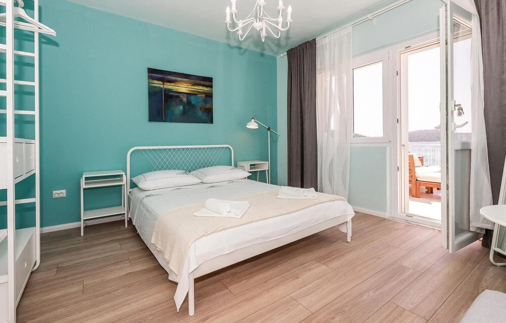 Amazing Home in Rogoznica With Wifi and 3 Bedrooms