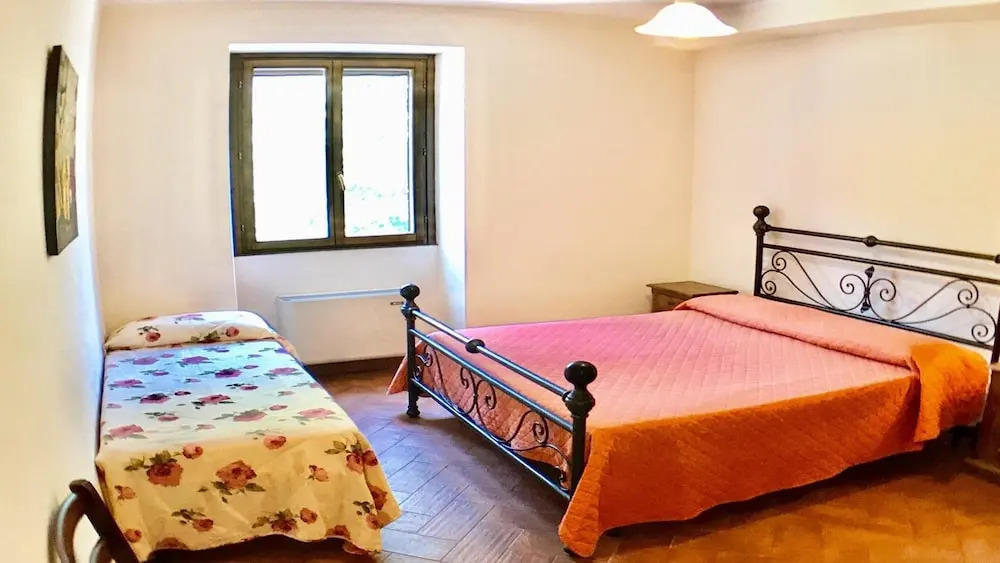 Villa Mariannasleeps 25spoleto 7 Milesrome 1 Hr