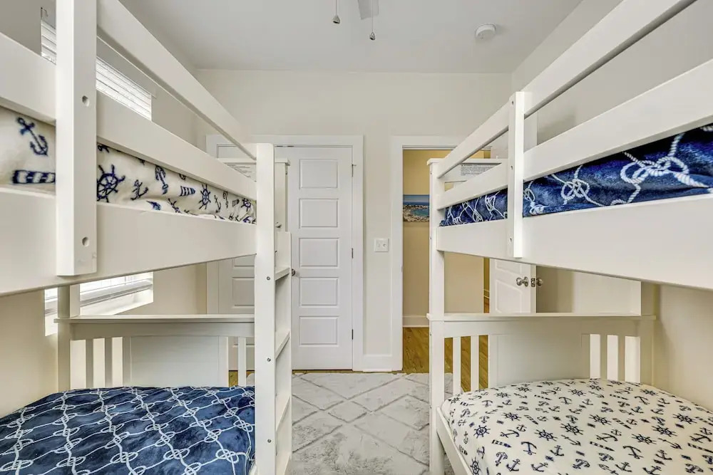 Walk to Riverfront District: Bright Wilmington Apt