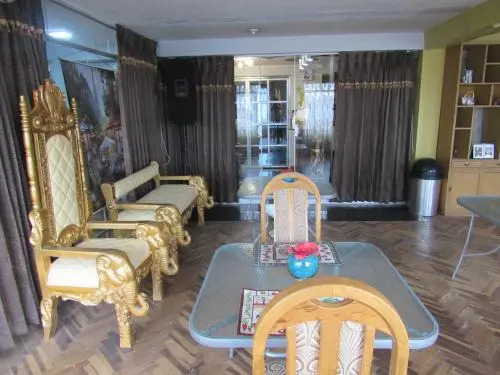 Hotel Sueños Dorados