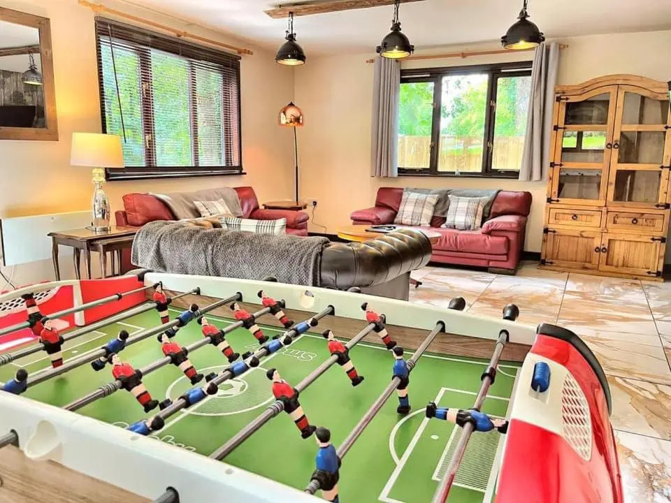 Primrose 15-Kaowood-Hot Tub-Pet friendly-Tenby