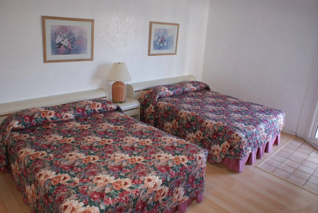 Riverside Motel