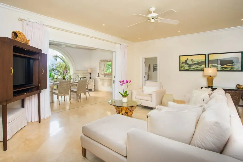 Schooner Bay 207 by Blue Sky Luxury
