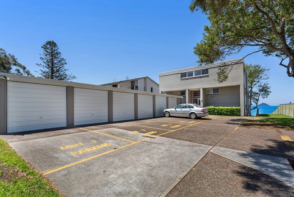 5 'Casuarina's ' 33 Soldiers Point Road - superb waterfront unit