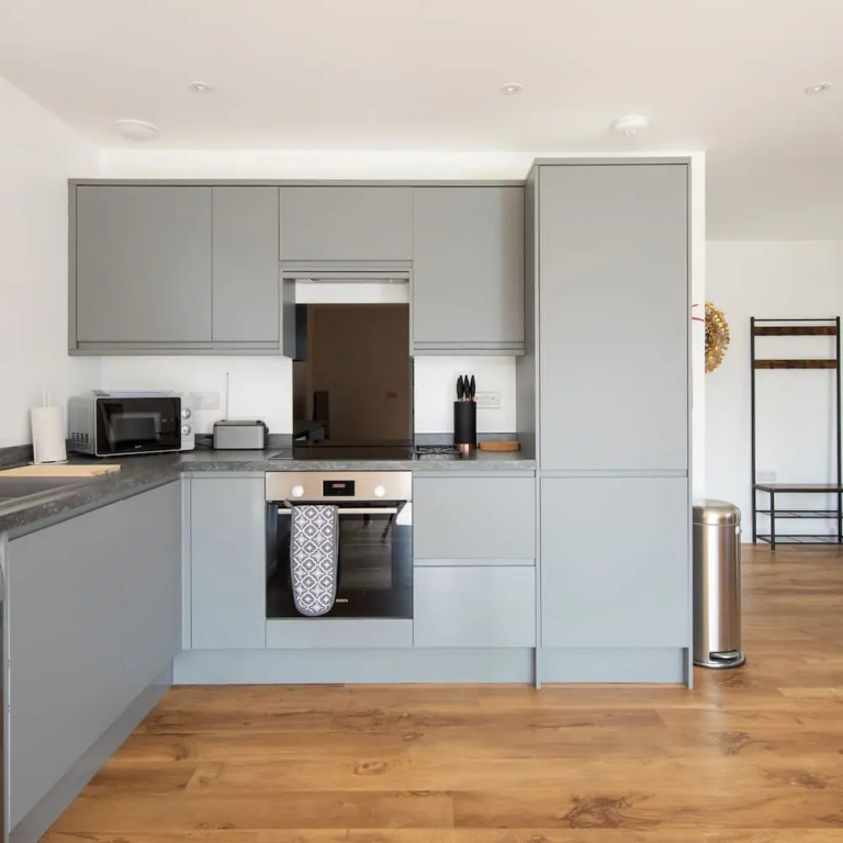 3BR Stylish Home Sea View Walk to East Wittering