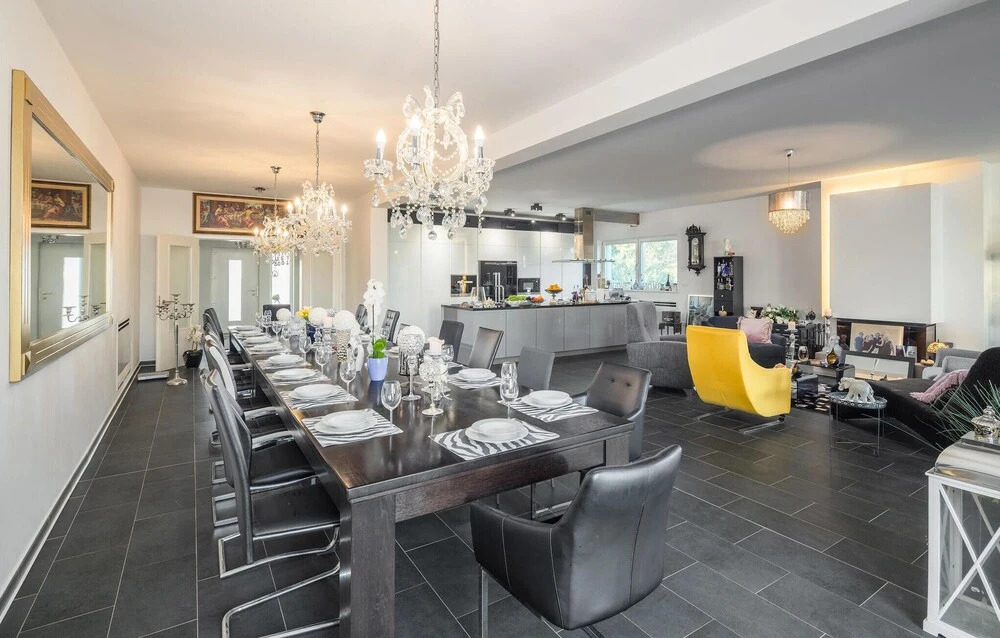 Awesome Home In Liznjan