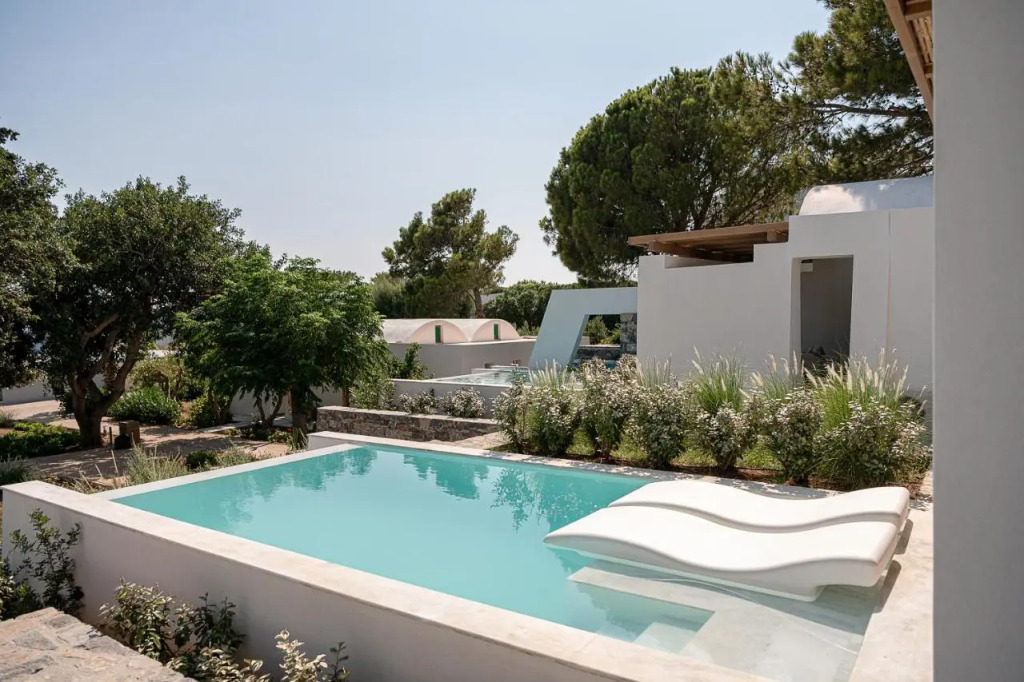 Kakkos Bay Hotel and Bungalows