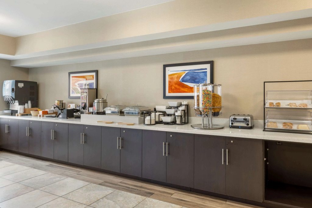 Best Western Watertown Inn & Suites