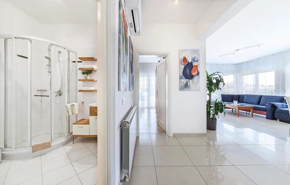 Amazing Apartment in Banjole With Outdoor Swimming Pool, Wifi and 2 Bedrooms