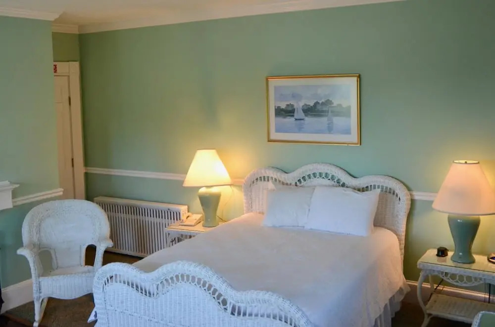 Sands Of Time Motor Inn & Harbor House