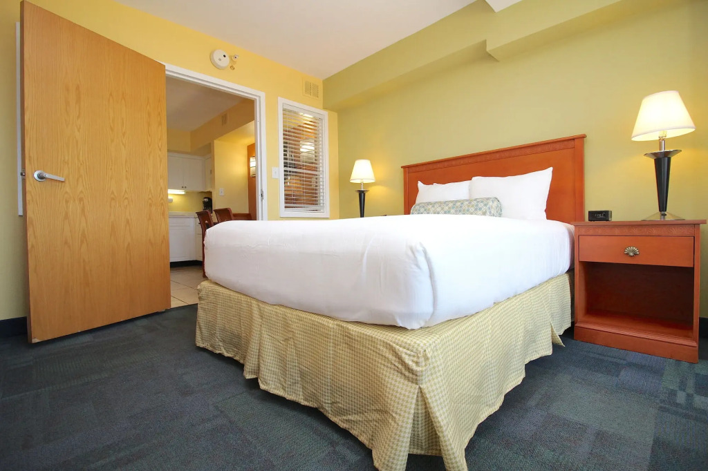 Ocean Sands Resort, Oceanfront, Virginia Beach by Vacatia