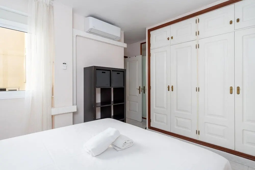 Central Gem Apartment Near the Beach Ref 134