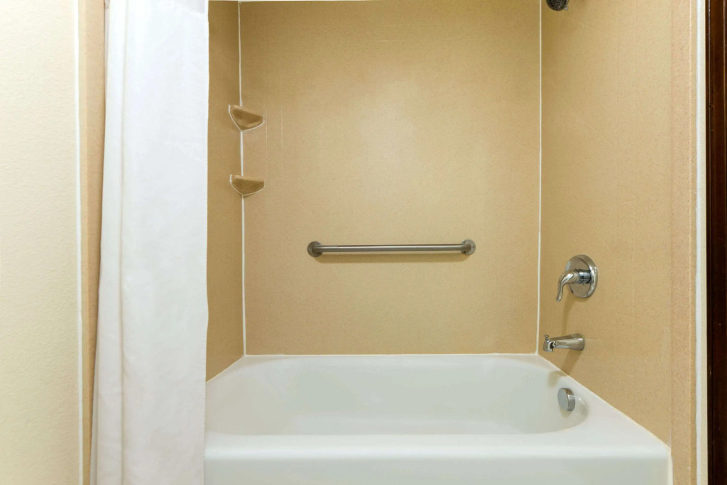 Super 8 by Wyndham Enid