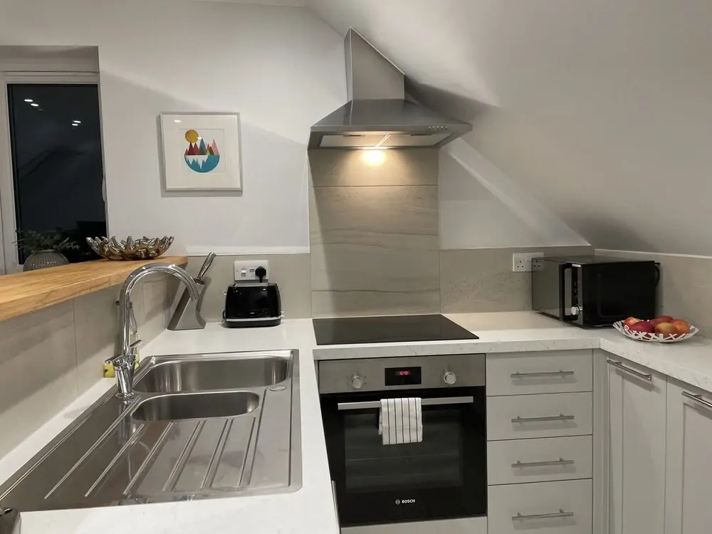 5 Star Unique Luxury Detached Apartment in Windsor