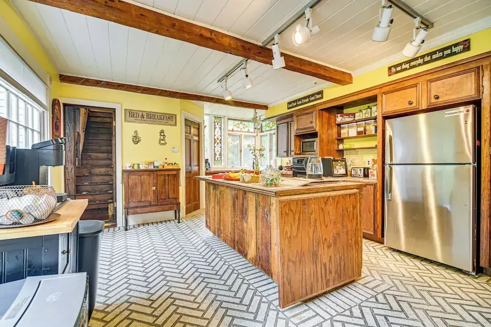 1 Mi to Main St Fryeburg: Historic Family Home
