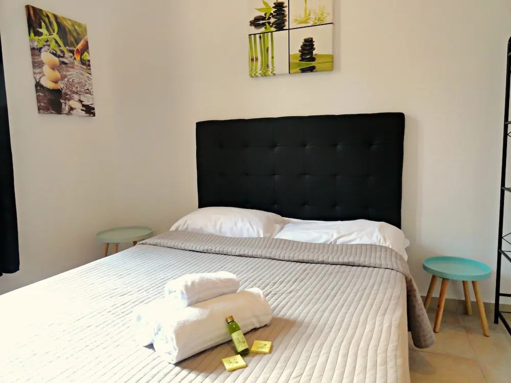 Central Studio Residence Lily