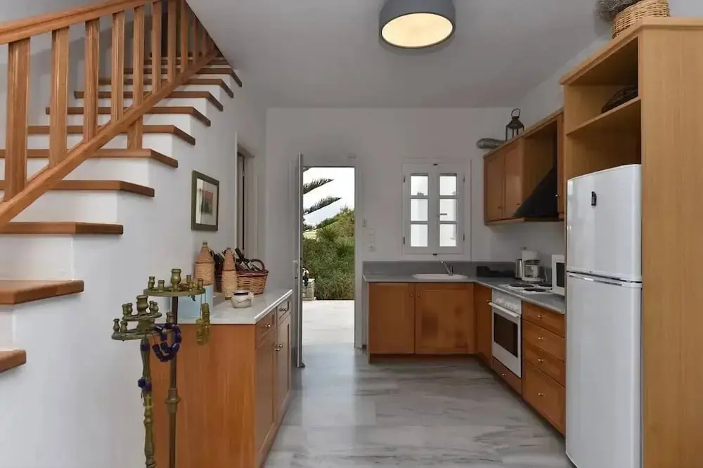 Cycladic home in Kampos by GHH
