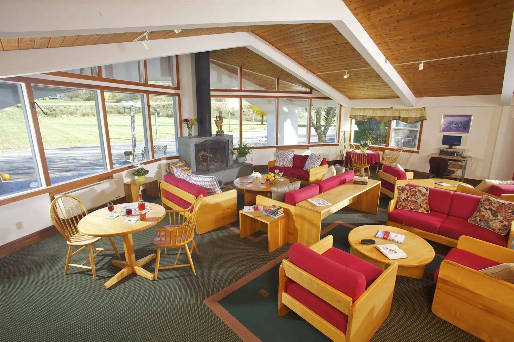Mountaineer Inn