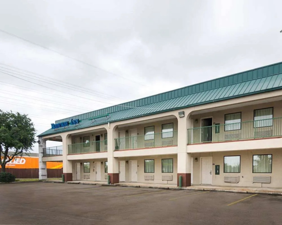Comfort Inn Brookhollow