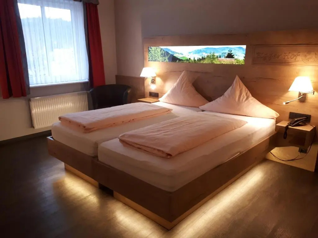 Hotel Bigger Hof - Wirtshaus Platzhirsch am Jahnplatz