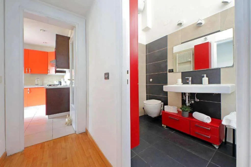 Amleto Apartments