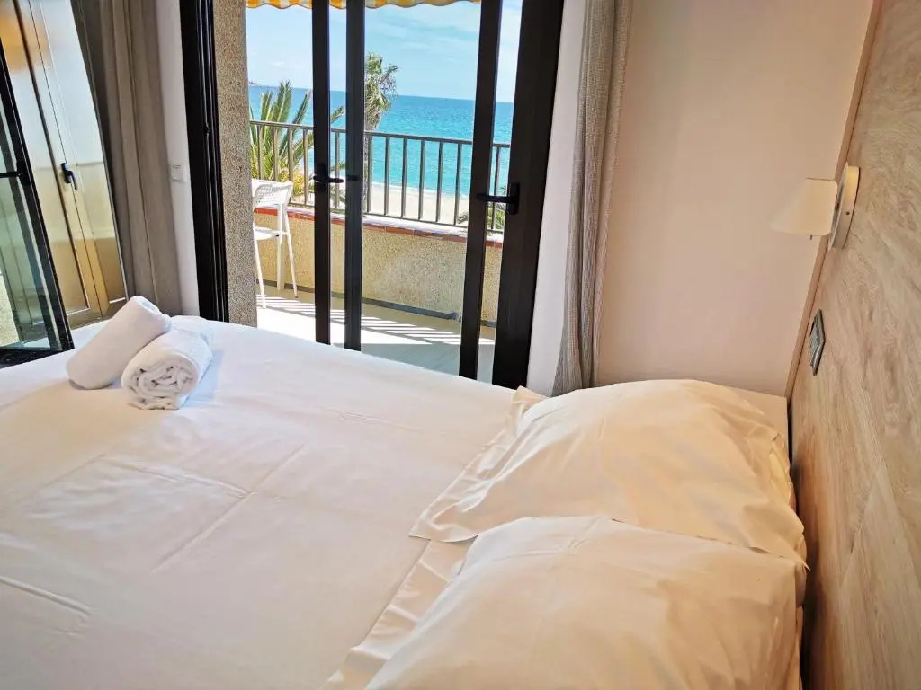 Apartaments Primera Linea Torre Valentina