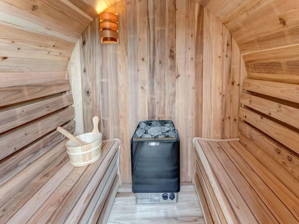 Luxury holiday home with sauna and jacuzzi in Heers
