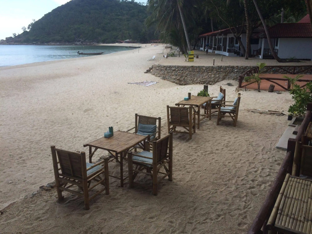 Smile Bungalow Bottle Beach