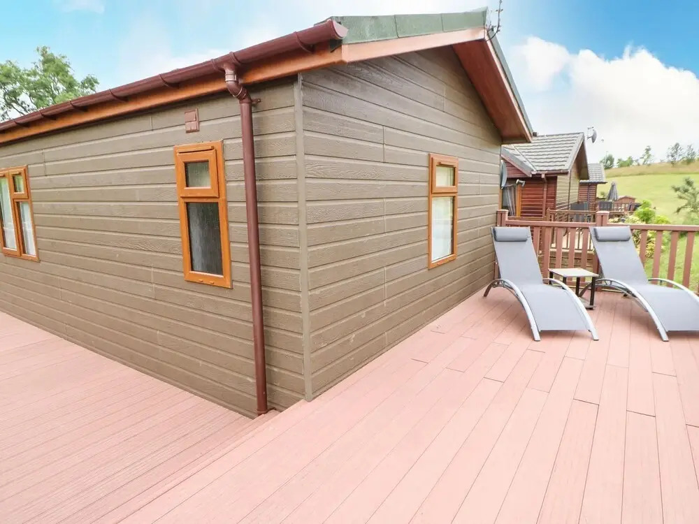 10 Poppy Lodge