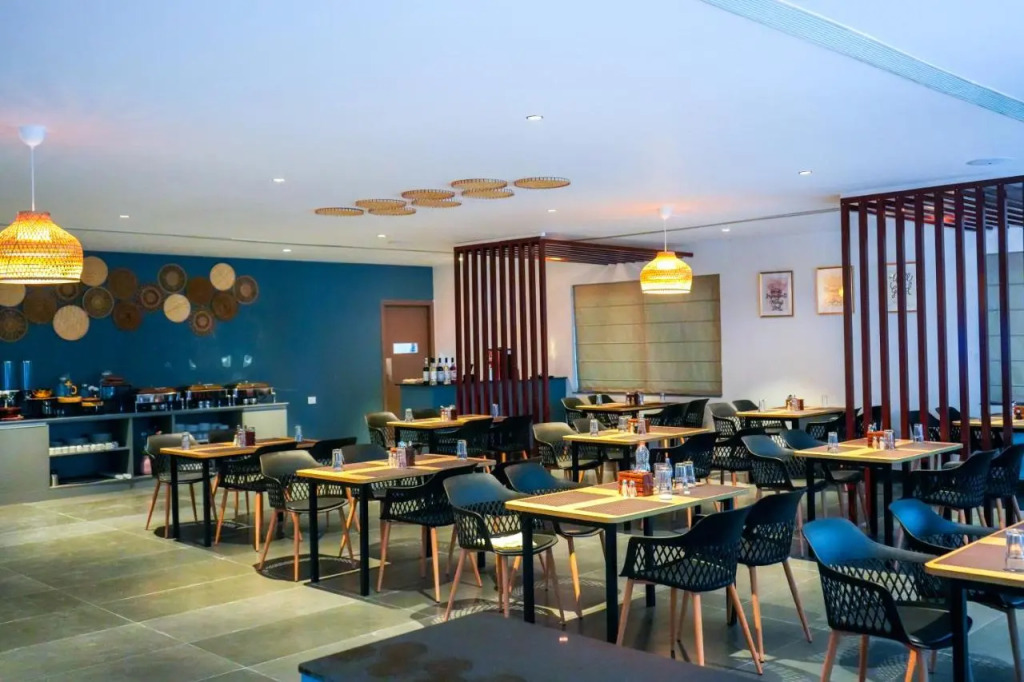 The Vantage Inn, near US Consulate Gachibowli Hyderabad