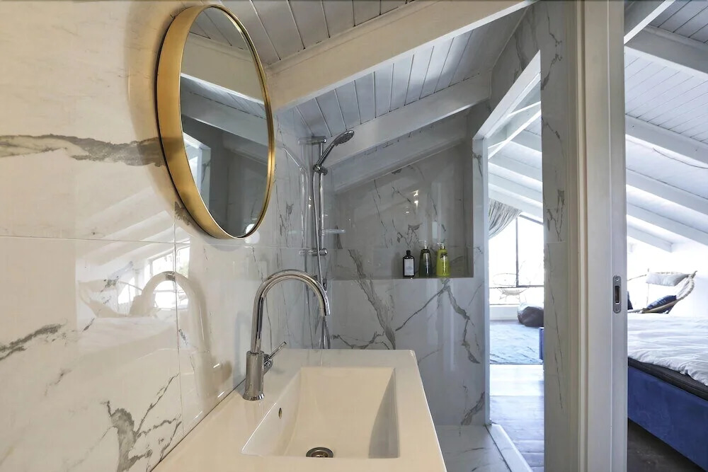 Casa Archie Luxury Suites