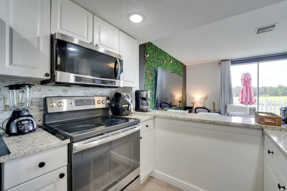 Pool + Patio: Family-friendly Townhome By Disney!