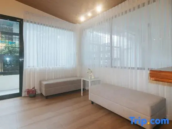 RedDoorz at Zenova Hotel