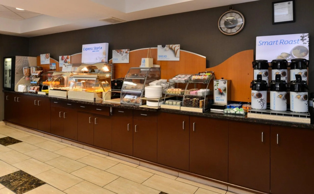Holiday Inn Express Edmonton North by IHG