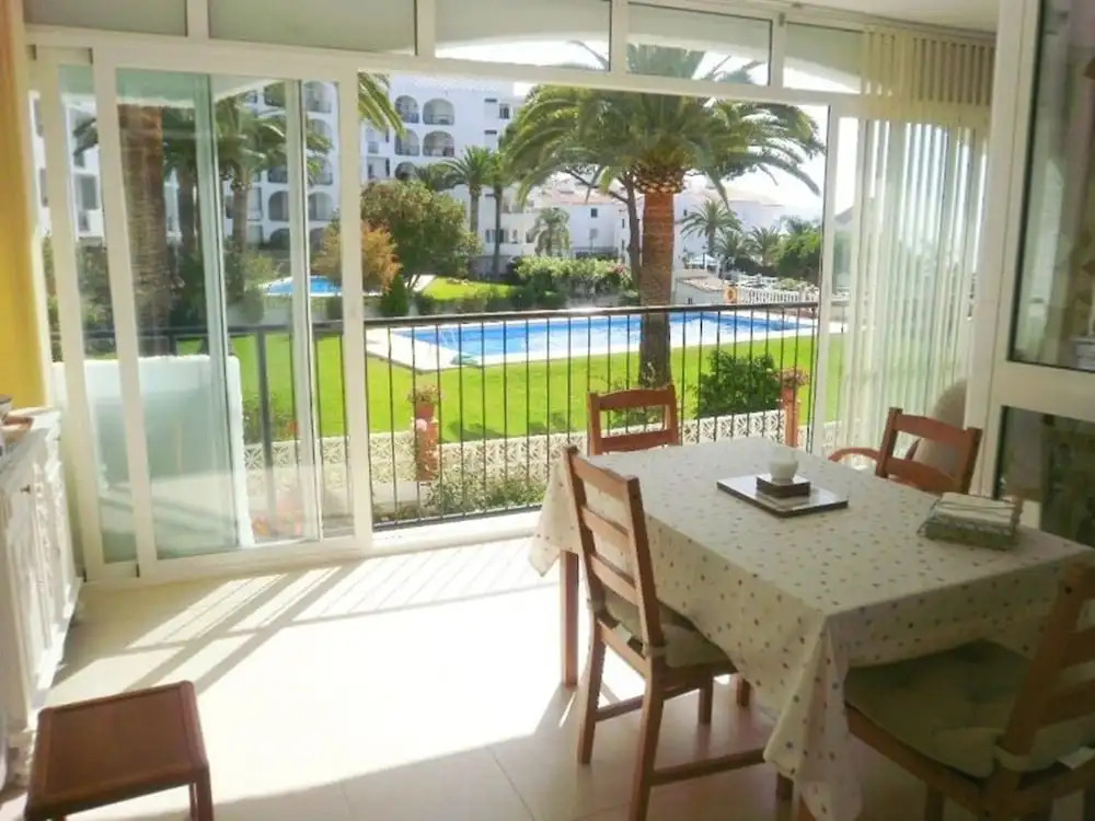 Apartamentos Carabeo Canovas Nerja