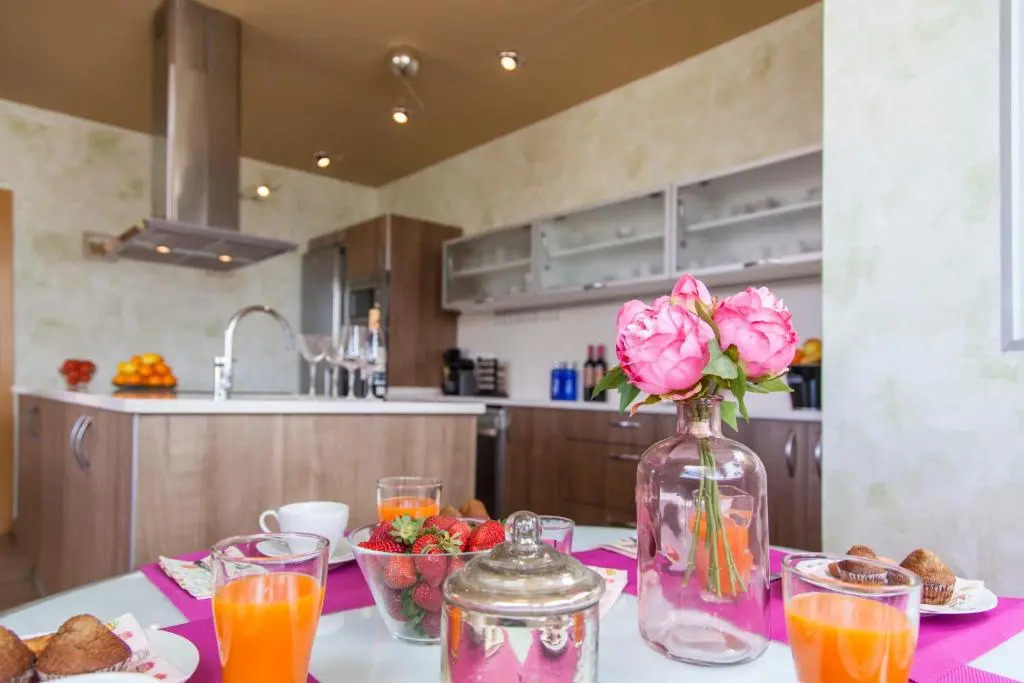 Villa Los Pinos 14 People AC Very confortable Outdoor area View Calm Area 10 minutes Drive From Sitges