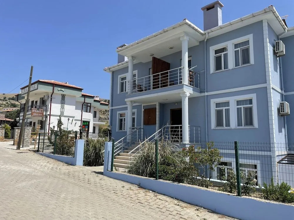 Parli Hotel