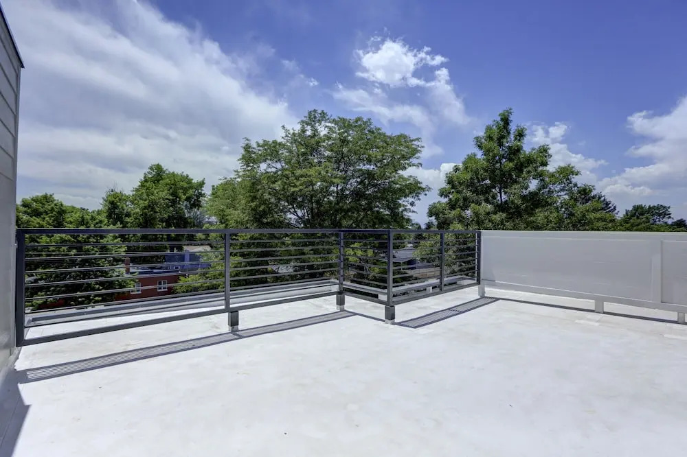 Built in 2017 Luxurious 4 BR home in DT