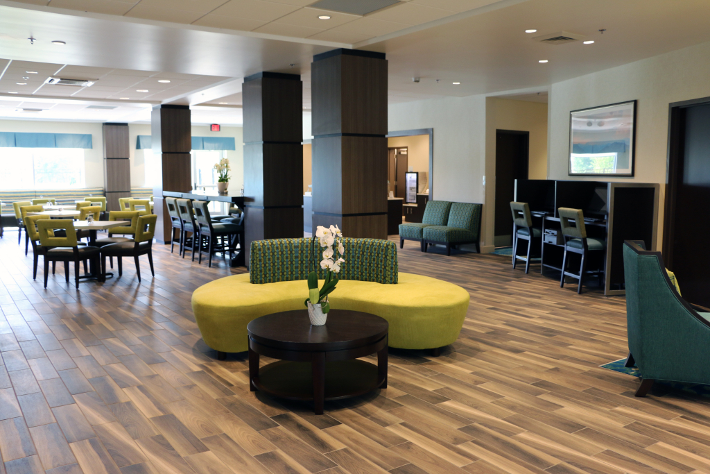 Holiday Inn Express & Suites - Hendersonville SE - Flat Rock by IHG
