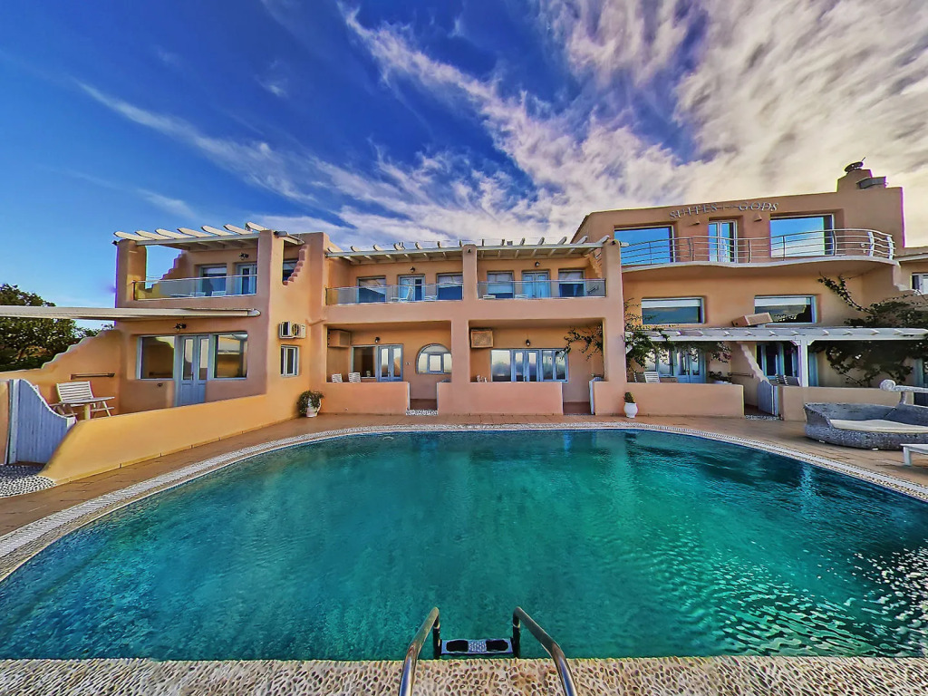 Suites of the Gods Cave Spa Hotel