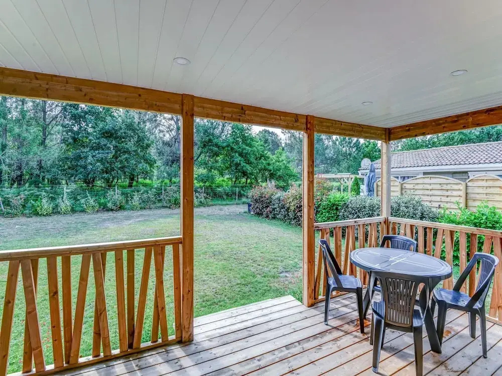 Serene Chalet in Hourtin Near Lake