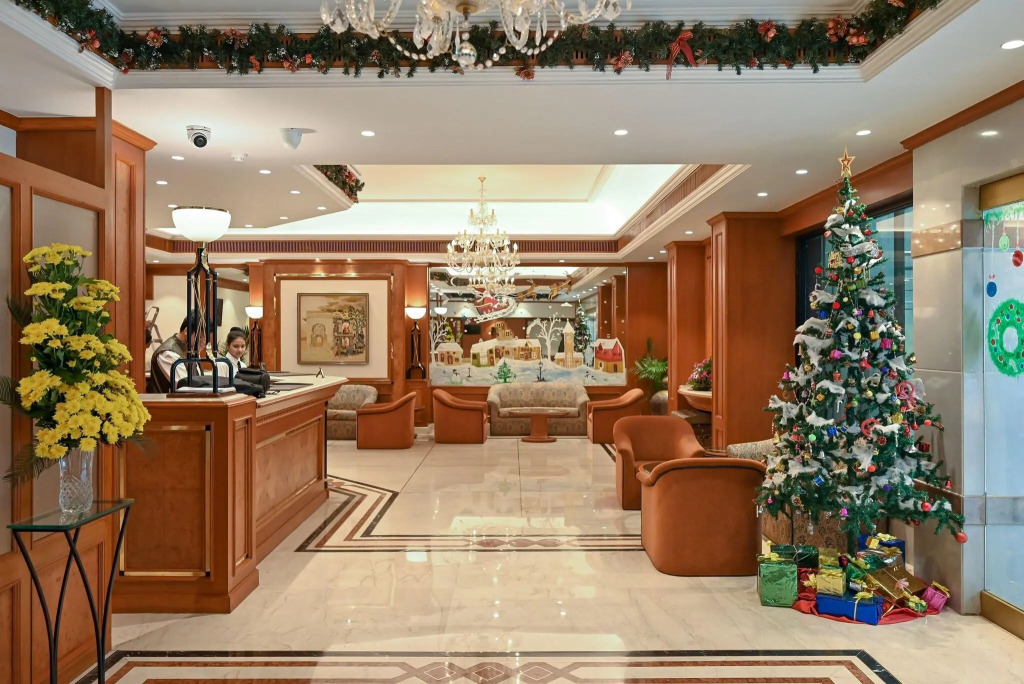 Fariyas Hotel Mumbai , Colaba