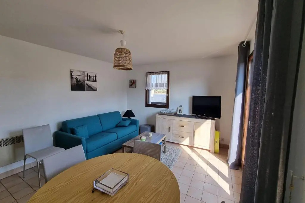 Nice 38 M2 Bright With Balcony Near The Sea