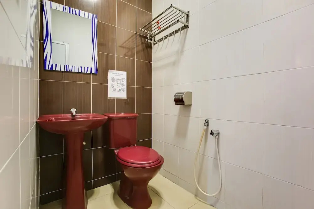 Oyo 89593 Ct Hotel