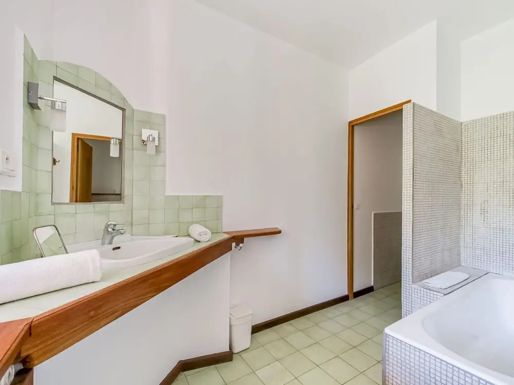 Secluded Holiday Home in La Croix Valmer Near Seabeac